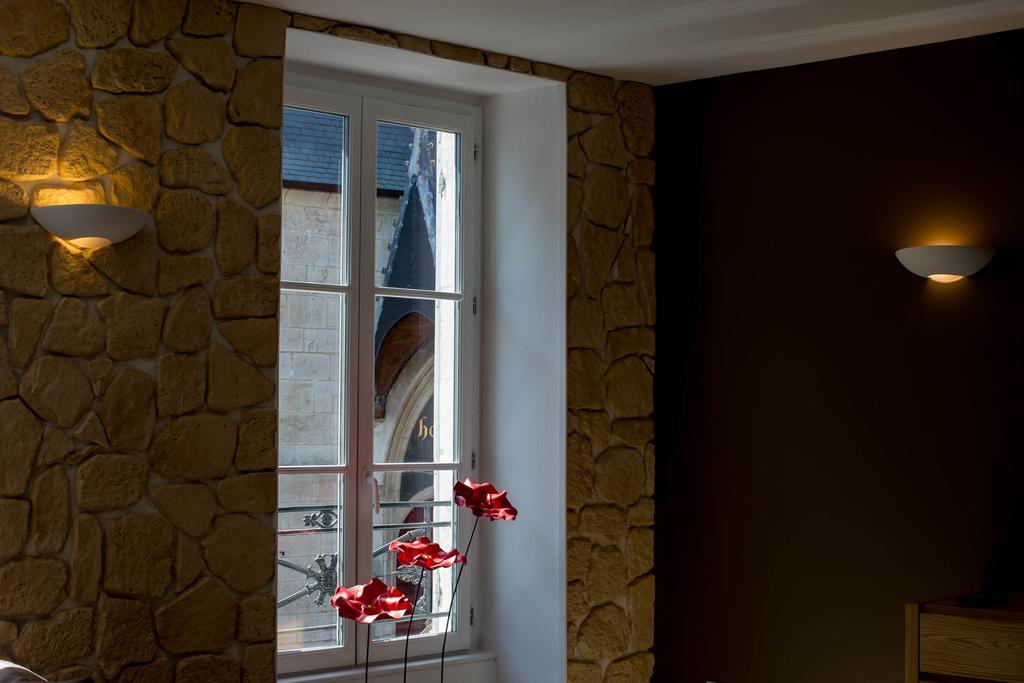 Le Pavean Beaune  Room photo