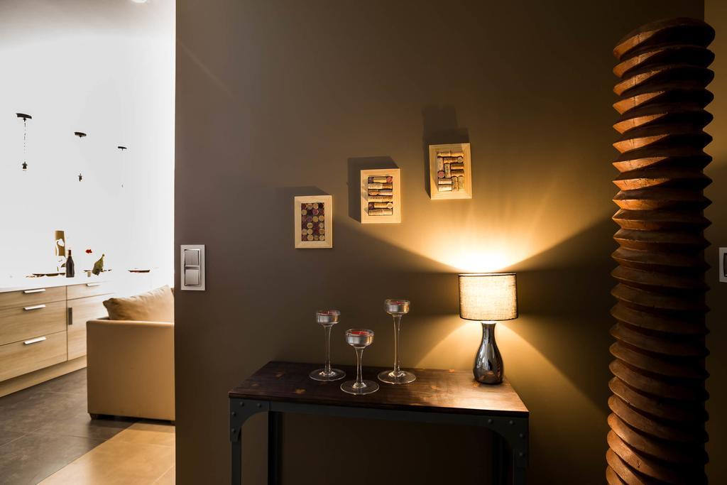 Le Pavean Beaune  Room photo